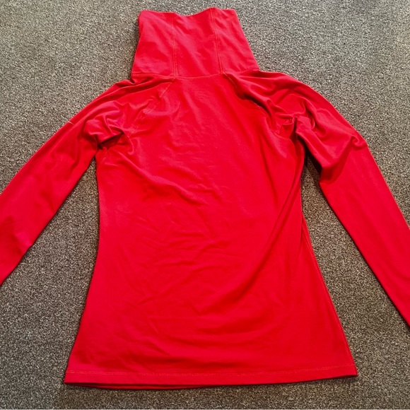 Nike - Athletic Long Sleeve Top - Size L - Bright Pink - Cinch Detail on Neck - Picture 4 of 8